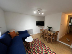 Dover High Street 2 Bedroom Flat with Garden *SLEEPS 4*